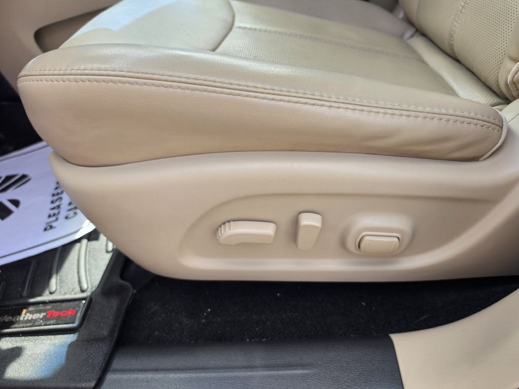 2016 Nissan Pathfinder Image 36