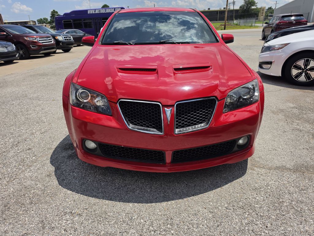 2009 Pontiac G8 Image 2