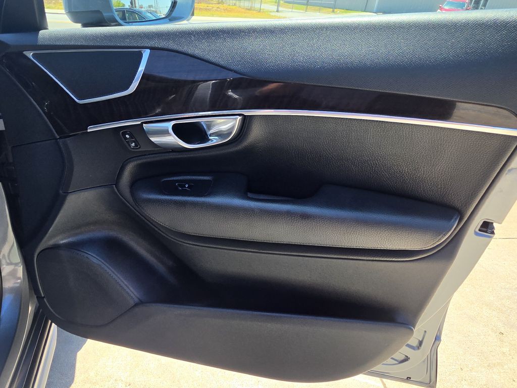 2017 Volvo XC90 Image 19