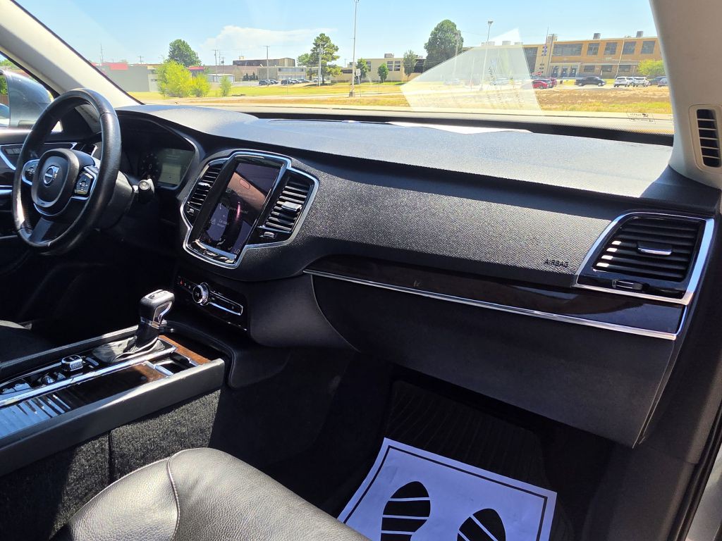 2017 Volvo XC90 Image 23