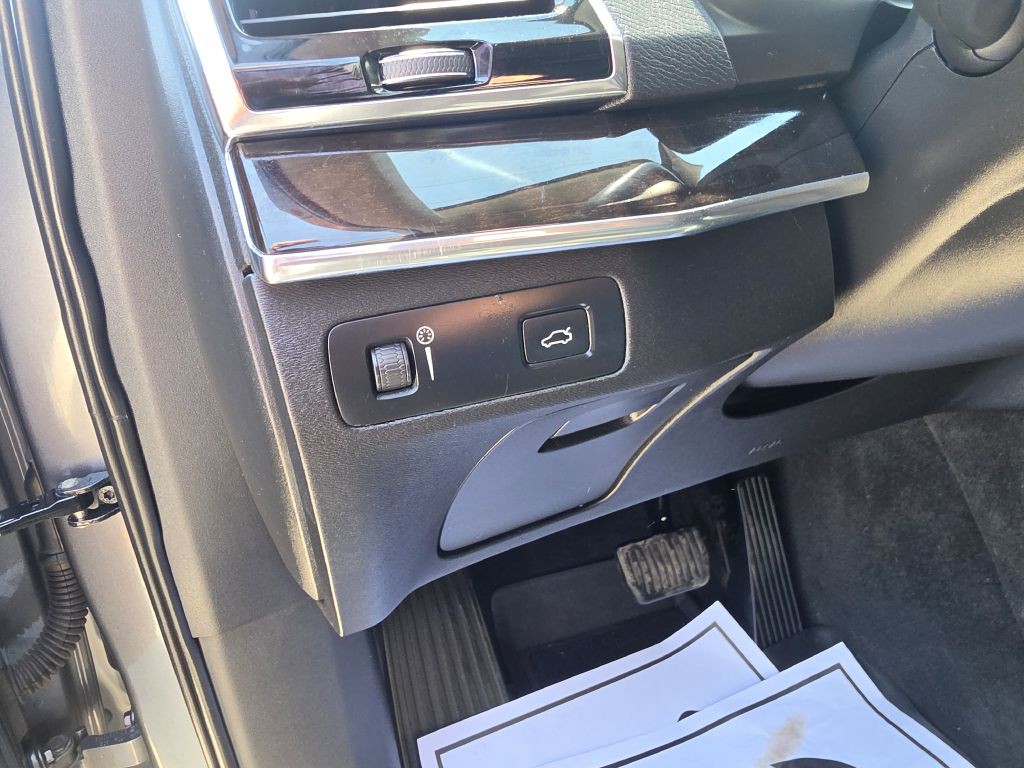 2017 Volvo XC90 Image 42
