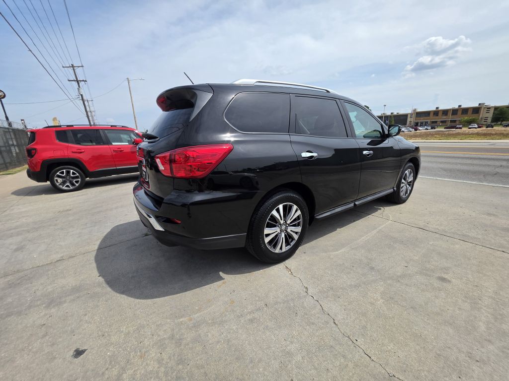 2017 Nissan Pathfinder Image 3