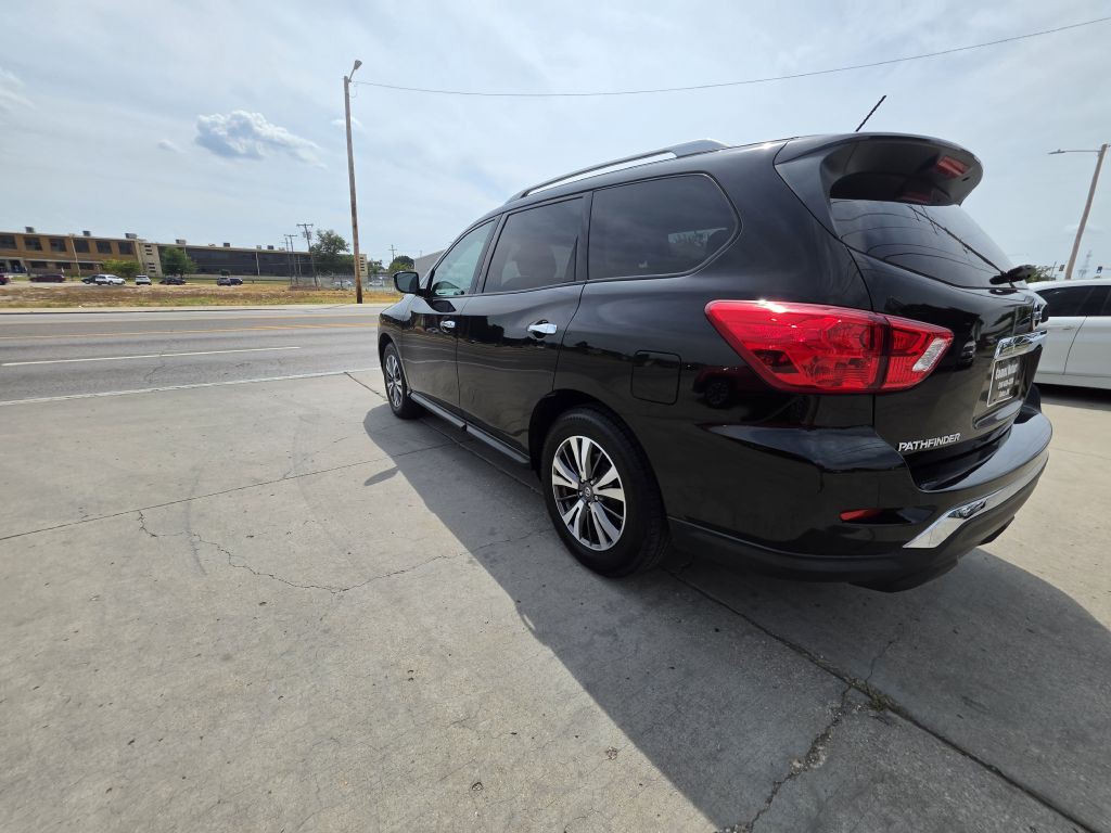 2017 Nissan Pathfinder Image 6