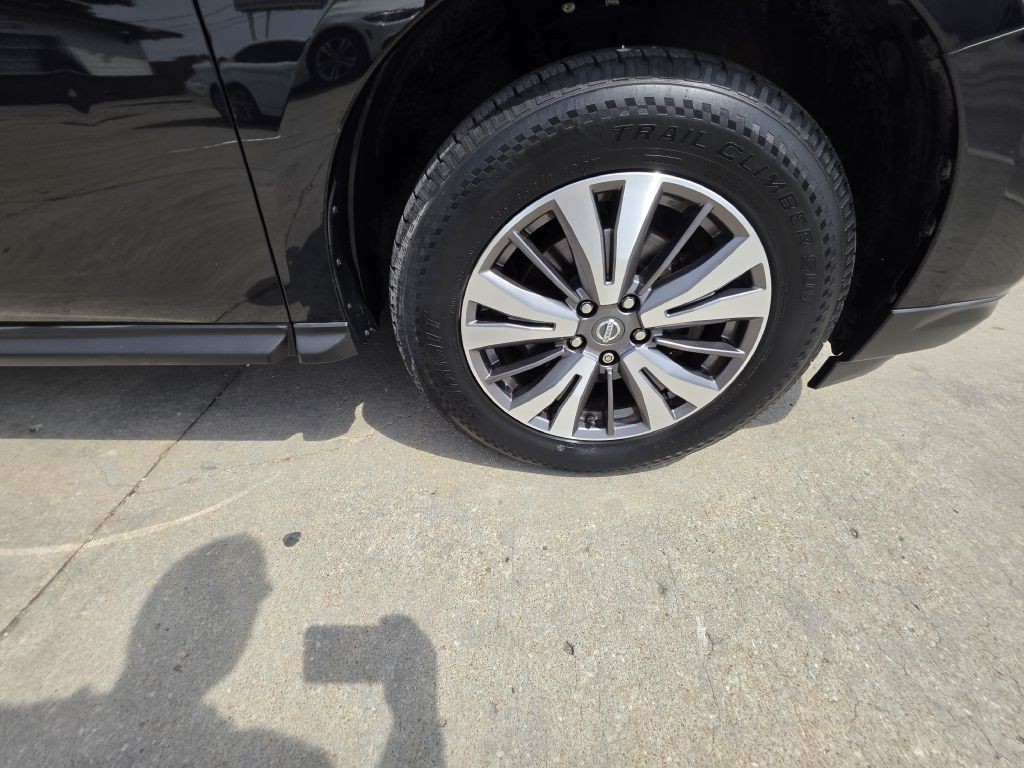 2017 Nissan Pathfinder Image 15