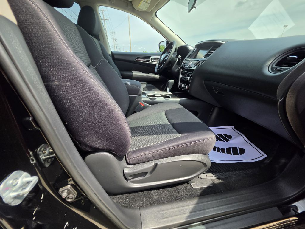 2017 Nissan Pathfinder Image 18