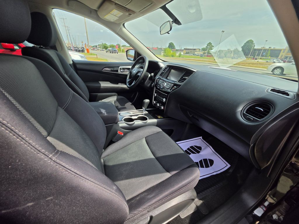2017 Nissan Pathfinder Image 19