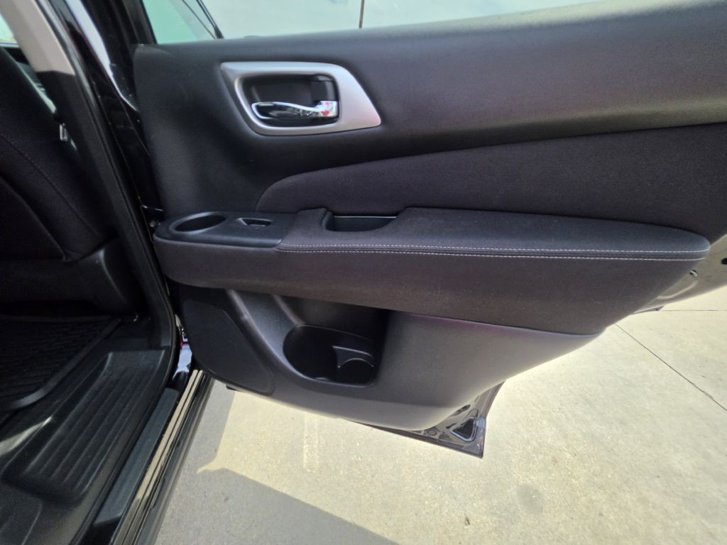 2017 Nissan Pathfinder Image 21