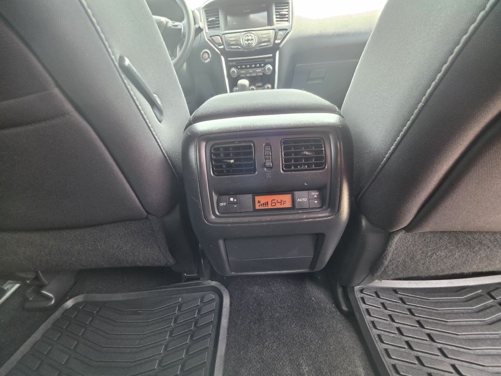 2017 Nissan Pathfinder Image 24