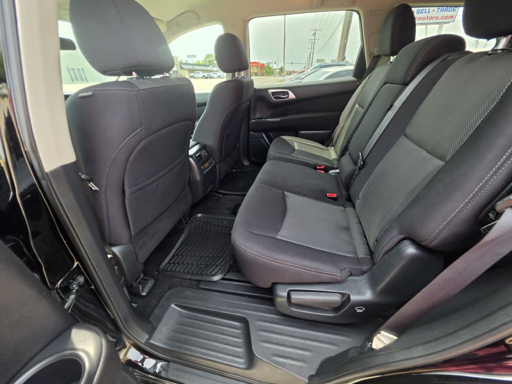 2017 Nissan Pathfinder Image 32