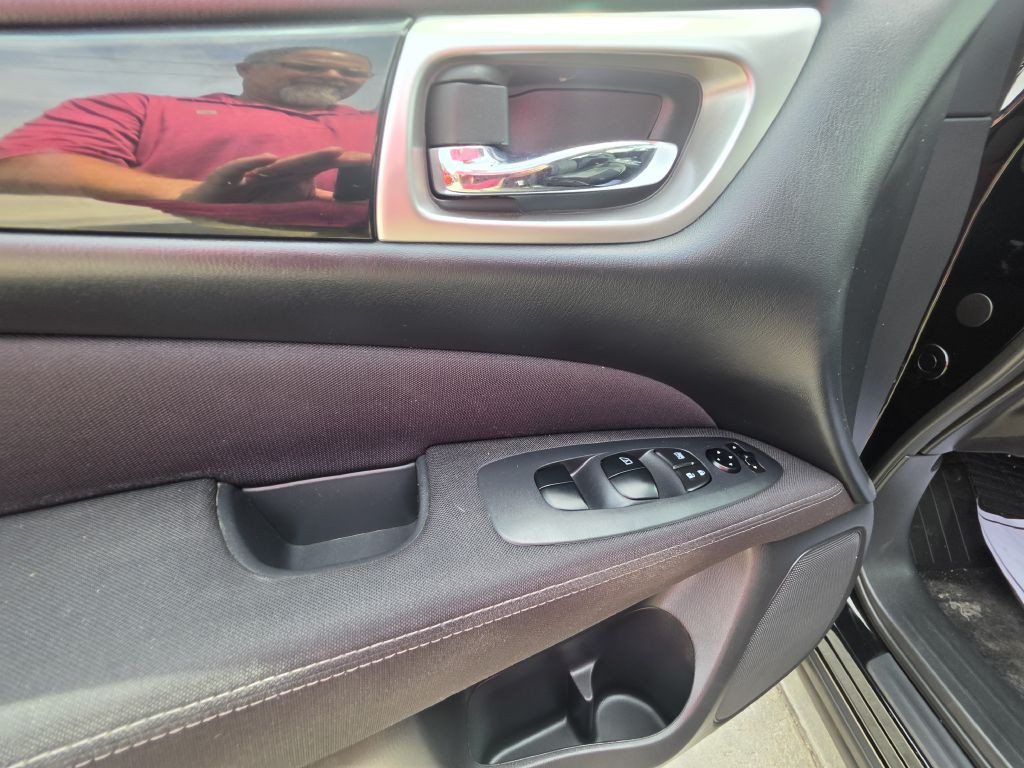 2017 Nissan Pathfinder Image 34