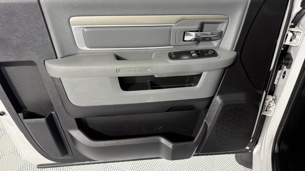2016 RAM 1500 Image 12
