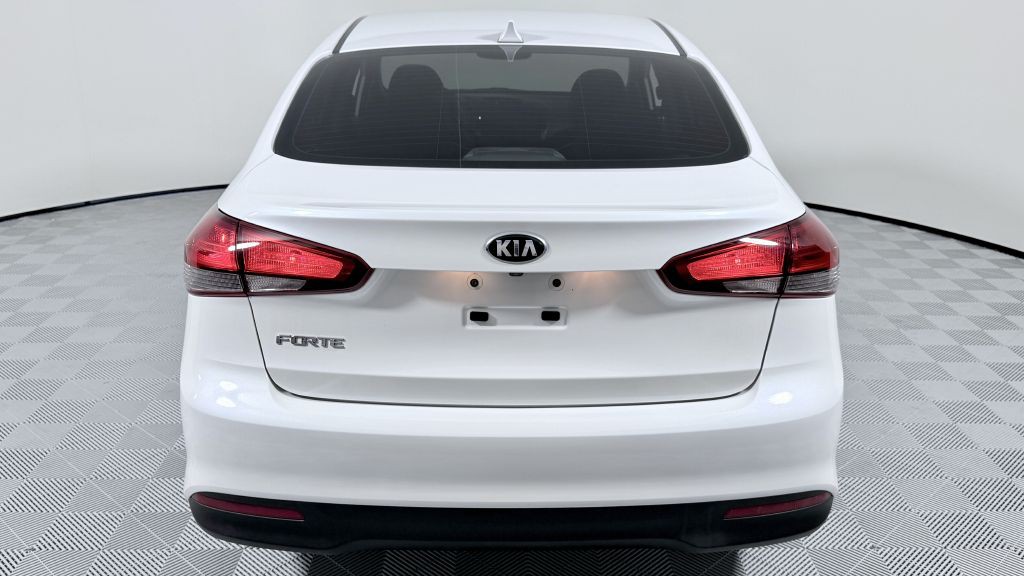 2017 Kia Forte Image 5