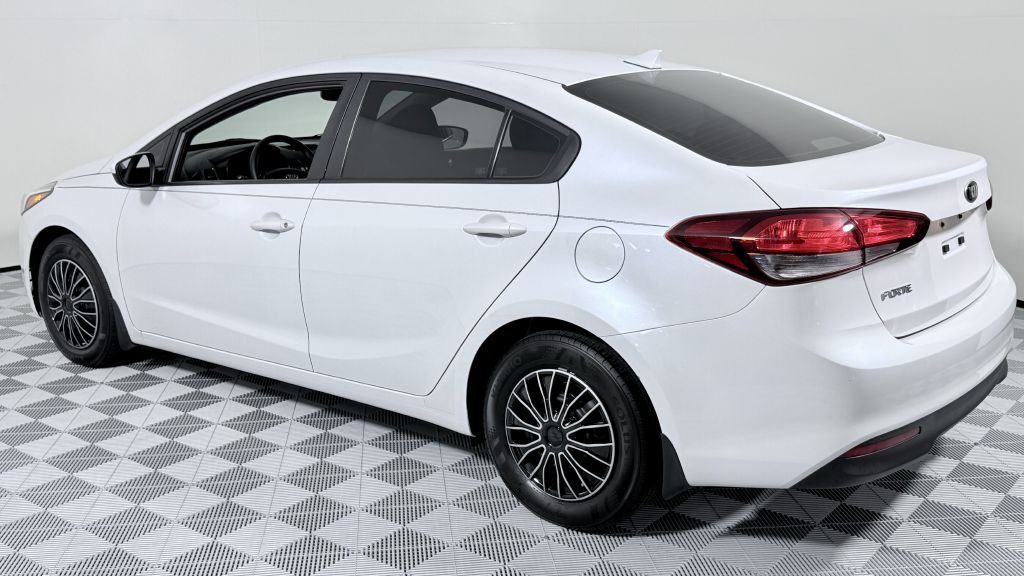 2017 Kia Forte Image 6