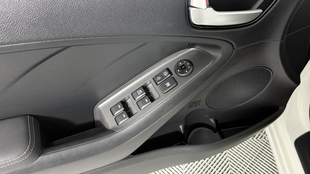 2017 Kia Forte Image 11