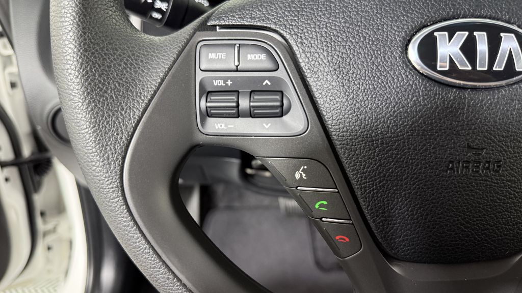 2017 Kia Forte Image 13