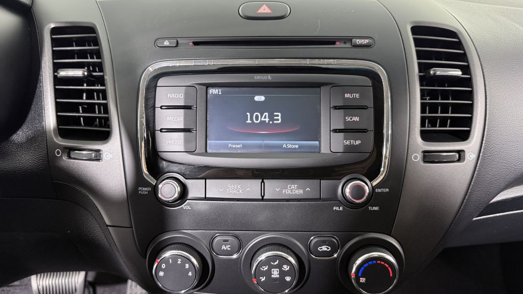 2017 Kia Forte Image 15