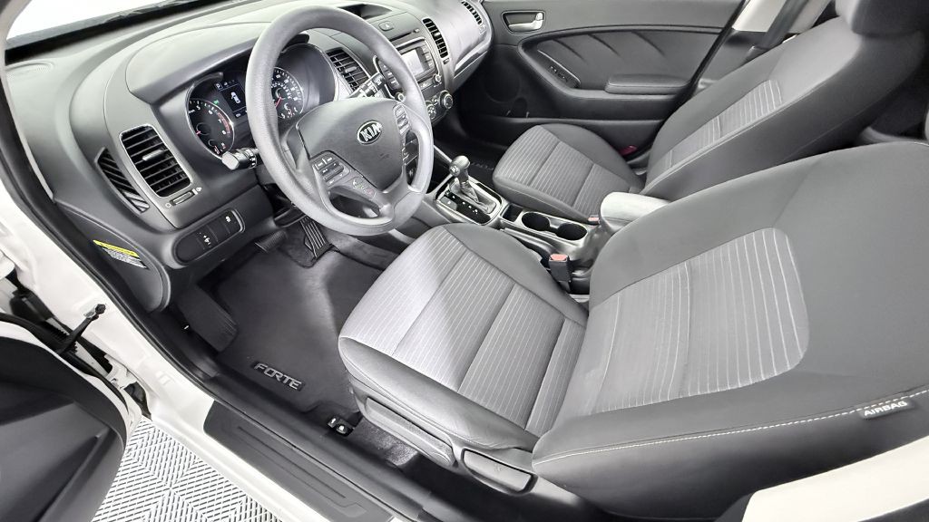 2017 Kia Forte Image 18