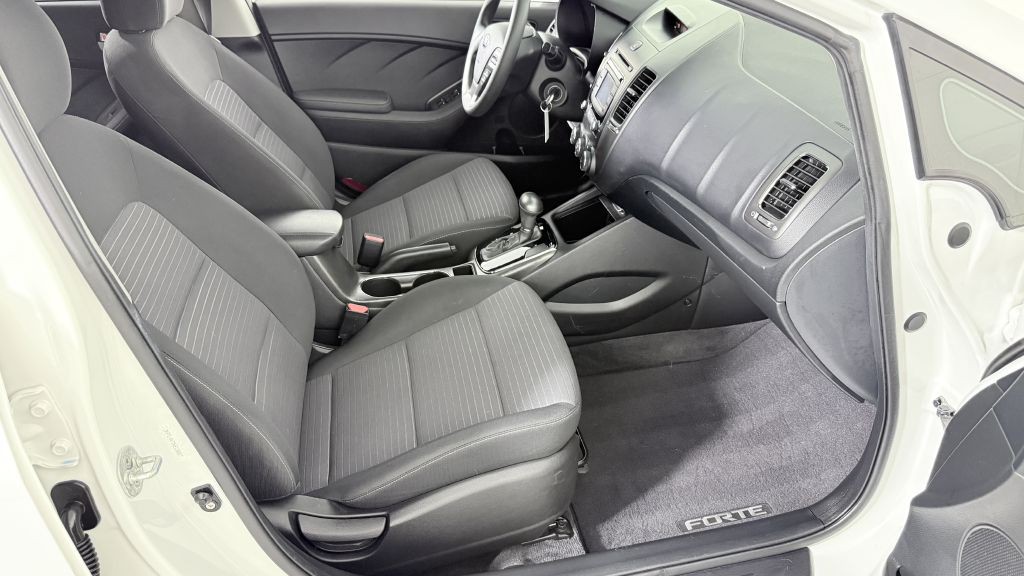 2017 Kia Forte Image 23