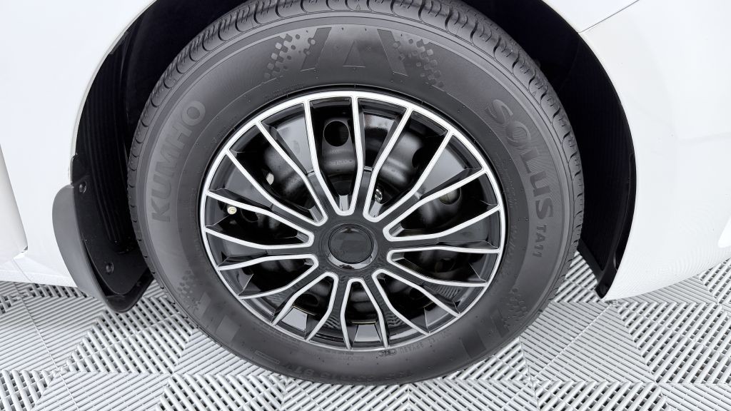 2017 Kia Forte Image 25