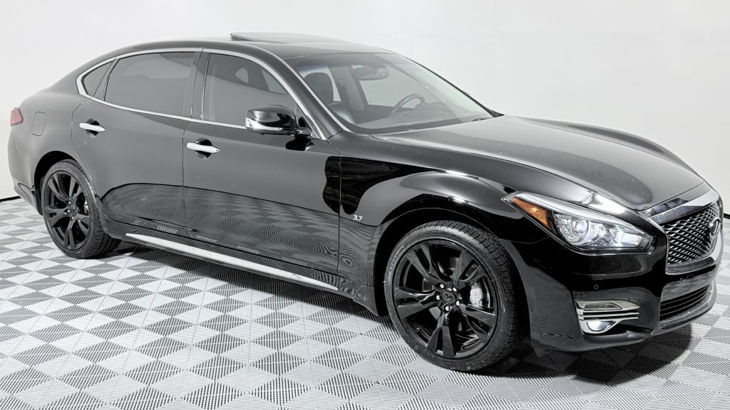2018 INFINITI Q70 Image 1