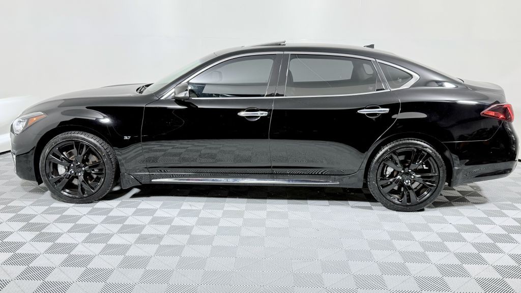 2018 INFINITI Q70 Image 7