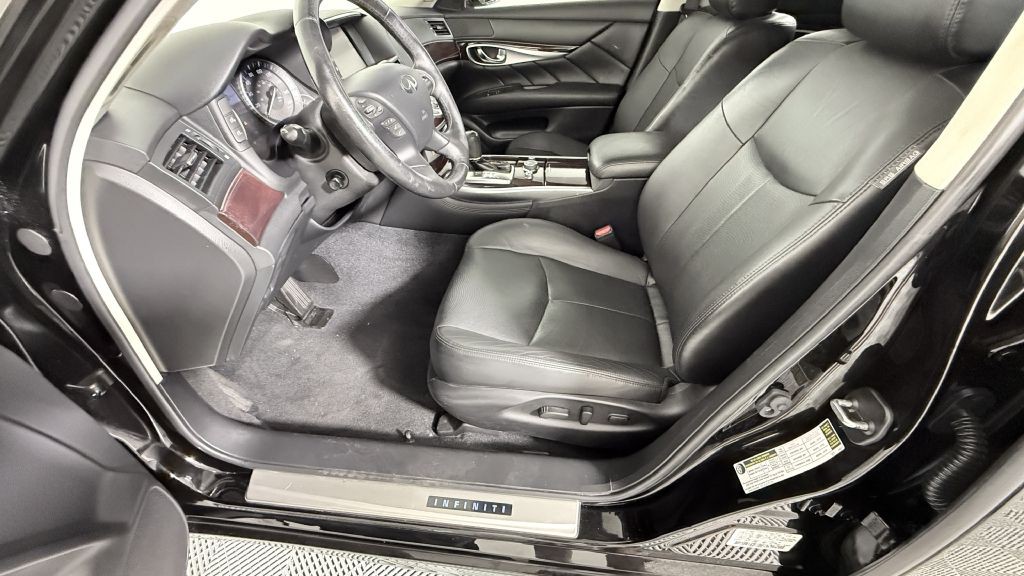 2018 INFINITI Q70 Image 10