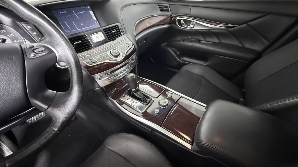 2018 INFINITI Q70 Image 18
