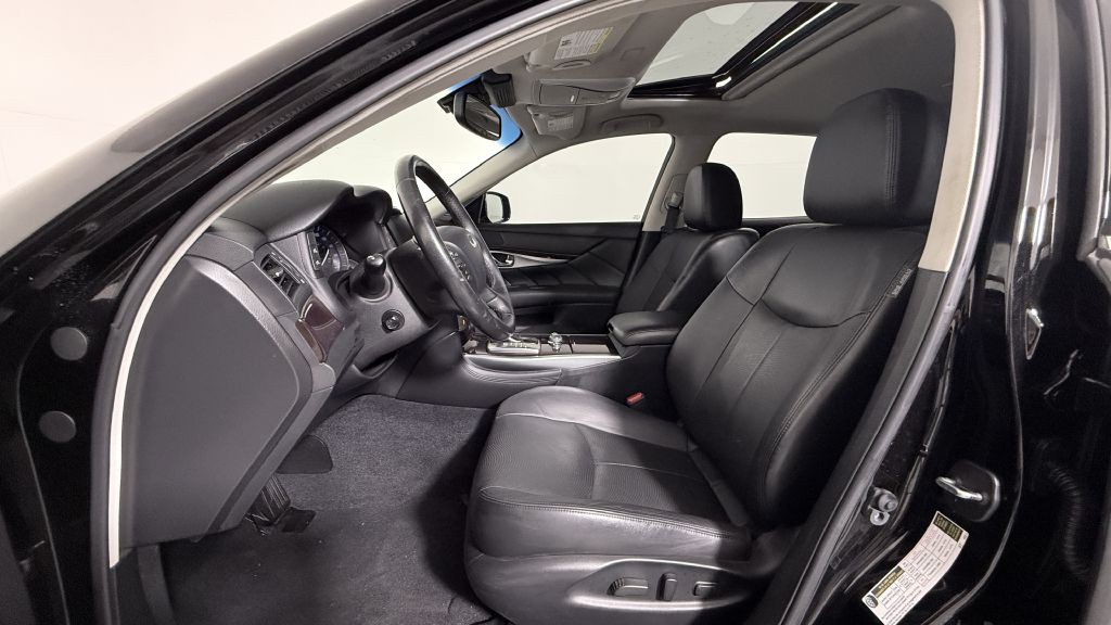 2018 INFINITI Q70 Image 19
