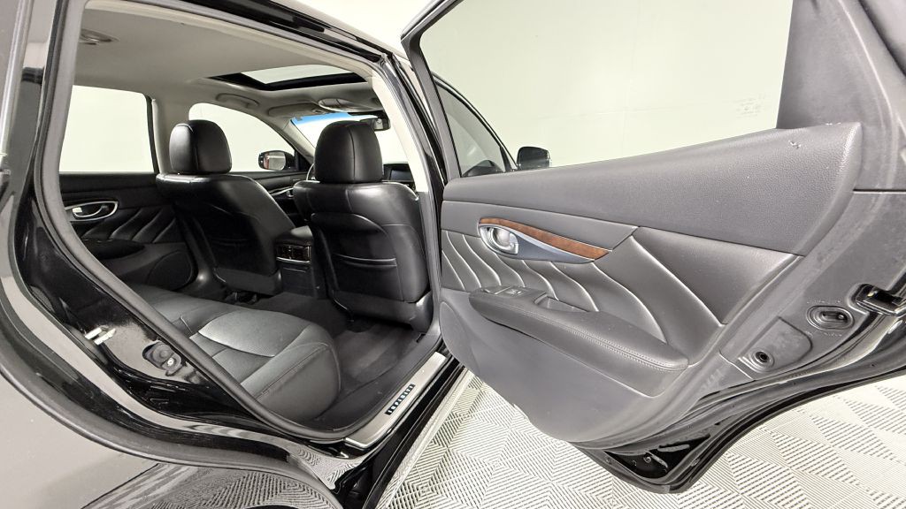 2018 INFINITI Q70 Image 22