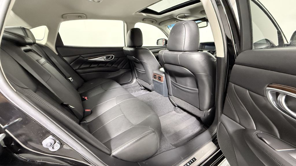 2018 INFINITI Q70 Image 23