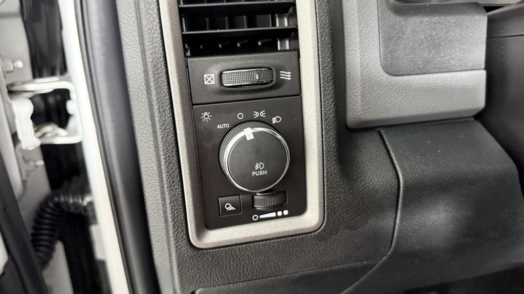 2015 RAM 1500 Image 11
