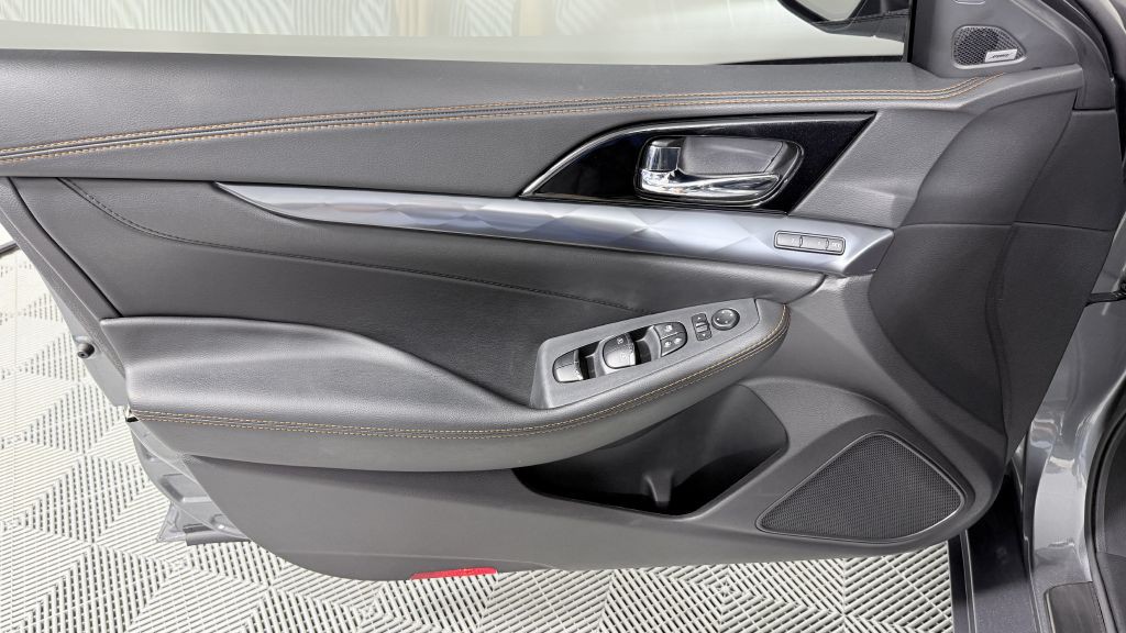 2020 Nissan Maxima Image 11