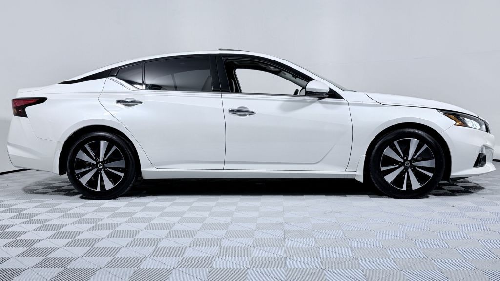 2022 Nissan Altima Image 3