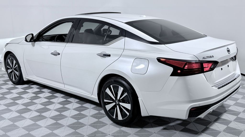 2022 Nissan Altima Image 5