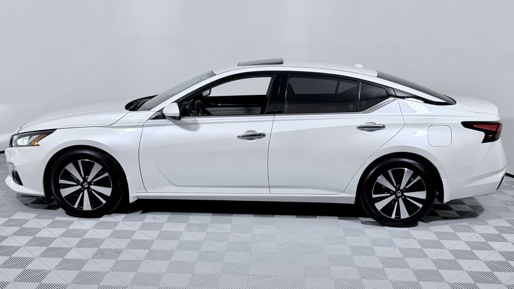 2022 Nissan Altima Image 6