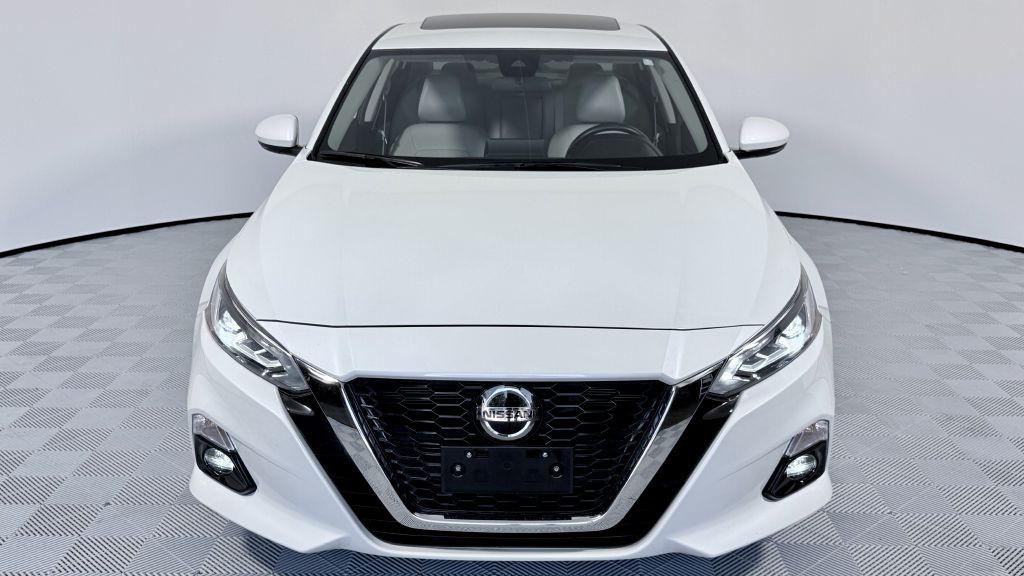 2022 Nissan Altima Image 8