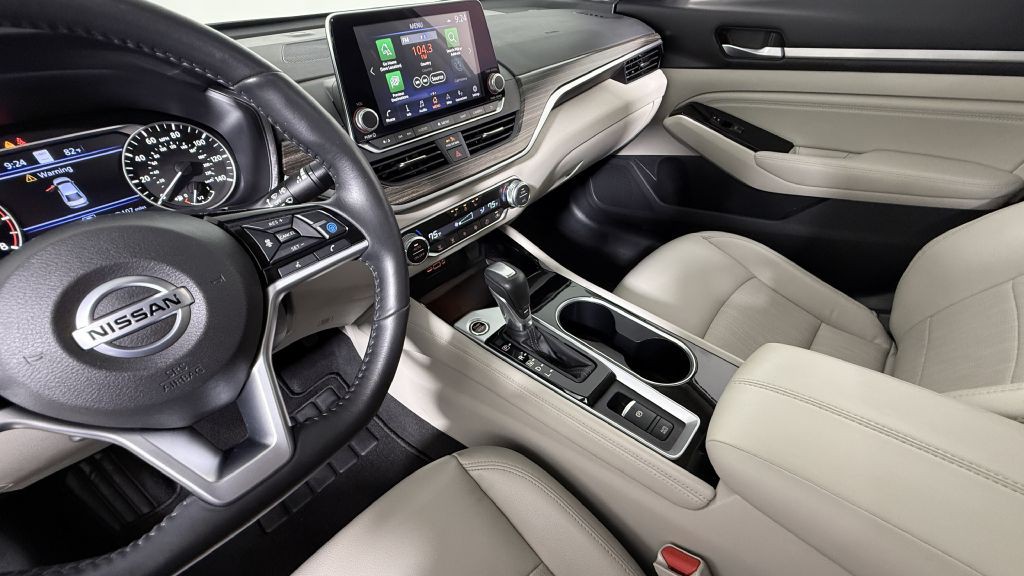 2022 Nissan Altima Image 19