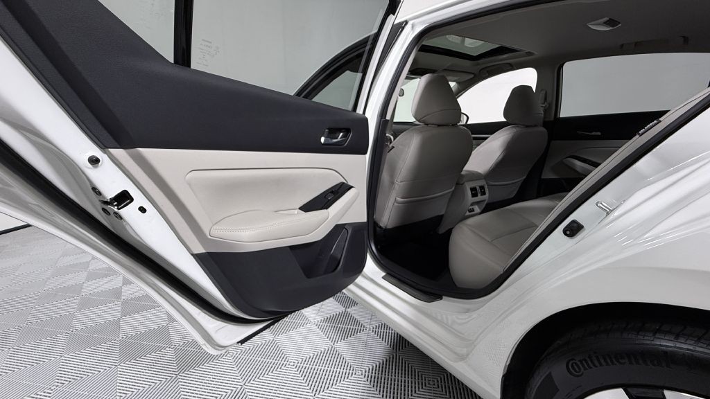 2022 Nissan Altima Image 21