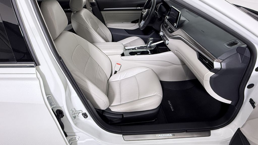 2022 Nissan Altima Image 25