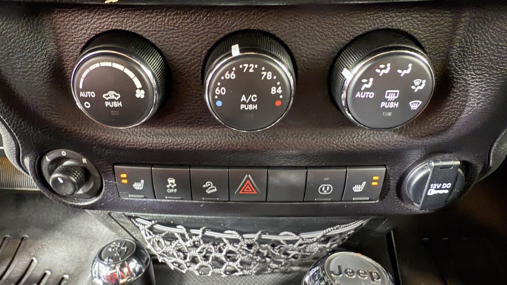 2015 Jeep Wrangler Unlimited Image 17