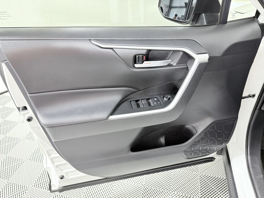 2021 Toyota Rav4 Image 11