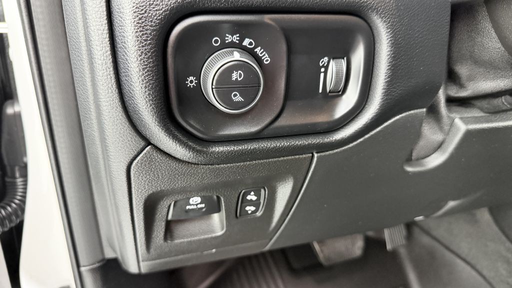 2021 RAM 1500 Image 13