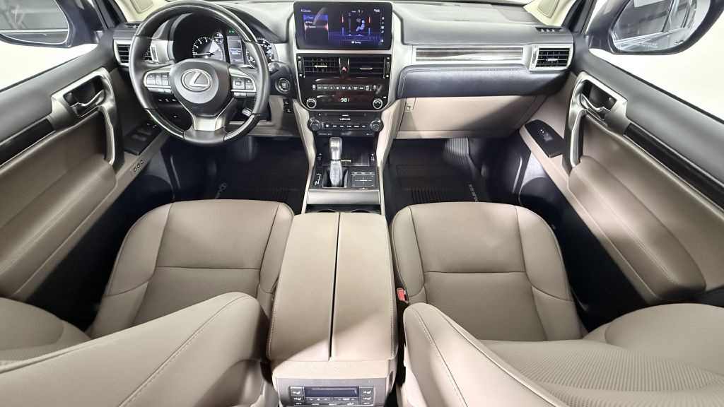 2023 Lexus GX Image 10