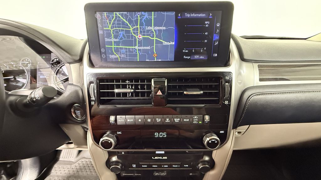 2023 Lexus GX Image 17