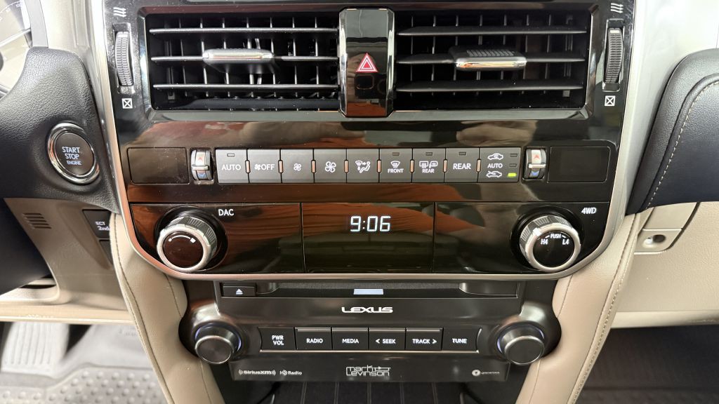 2023 Lexus GX Image 19