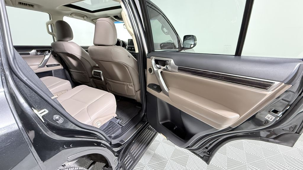2023 Lexus GX Image 30