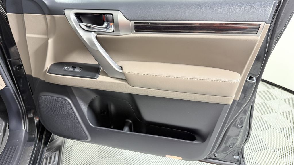 2023 Lexus GX Image 33