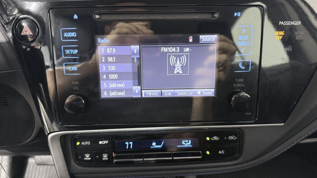 2017 Toyota Corolla Image 15