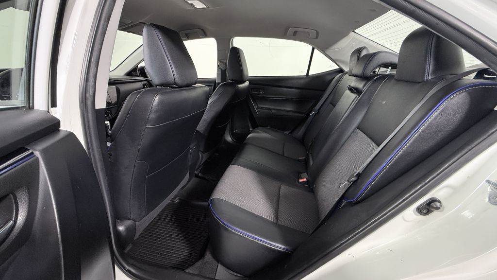 2017 Toyota Corolla Image 19