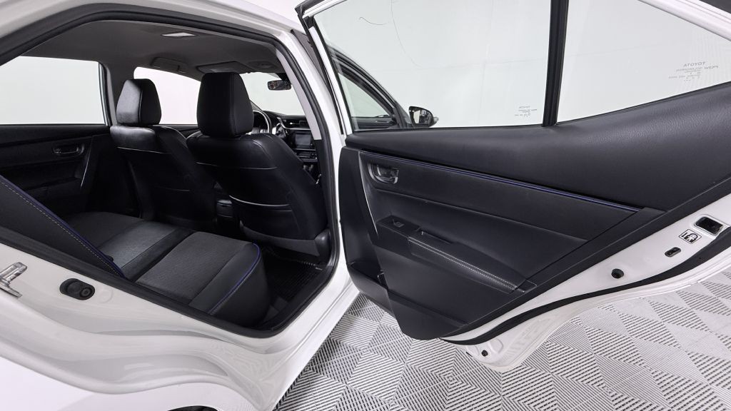 2017 Toyota Corolla Image 20